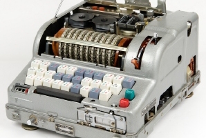 Fialka M-125-3 with open lid