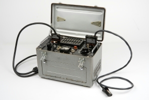 Standard PSU with AC mains cable and 24V DC cable