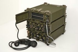Spendex-10 (with open door) mounted on top of an RT-3600 radio set.