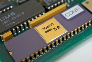 An OQ4430 on the crypto board of the Spendex 50 phone