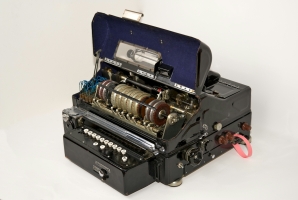 M-130 with the front lid open